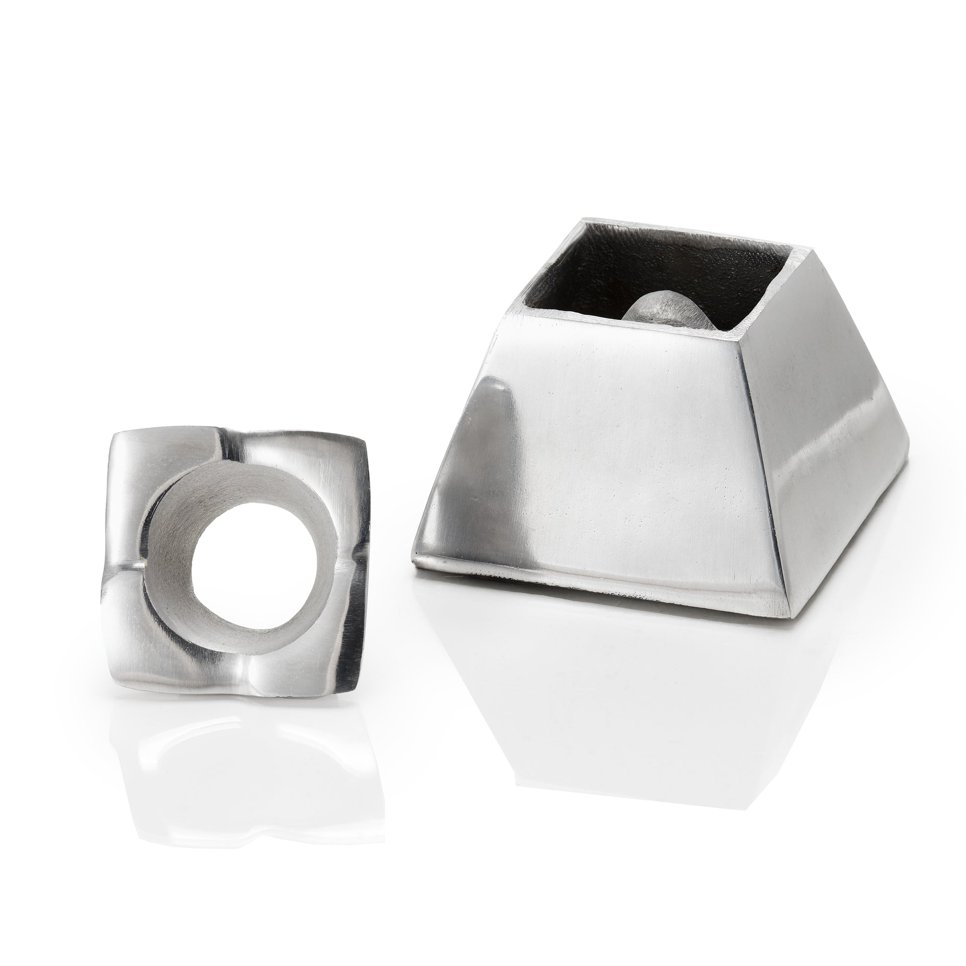 Shiny aluminum smooth texture ashtray with removable lid - pyramid shaped